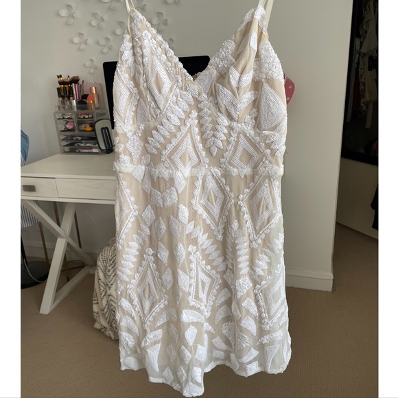 Revolve (Superdown) Tiff Mini Dress. Size XS - Picture 3 of 5